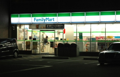 Family Mart 夜　室内サイン.jpg